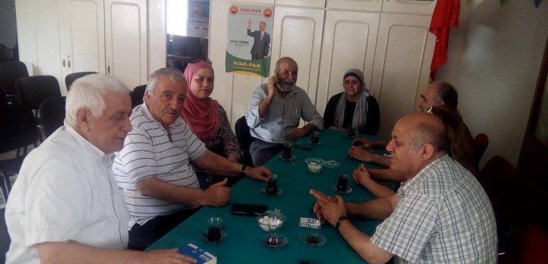 لقاء بين حزب اليسار الديمقراطي و حزب العدالة و الحق في استانبول