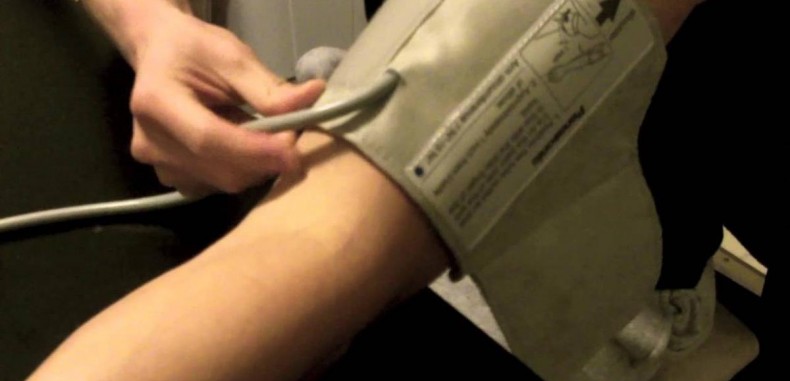 قياس ضغط الدم بالمنزل .. تحذير مهم ..