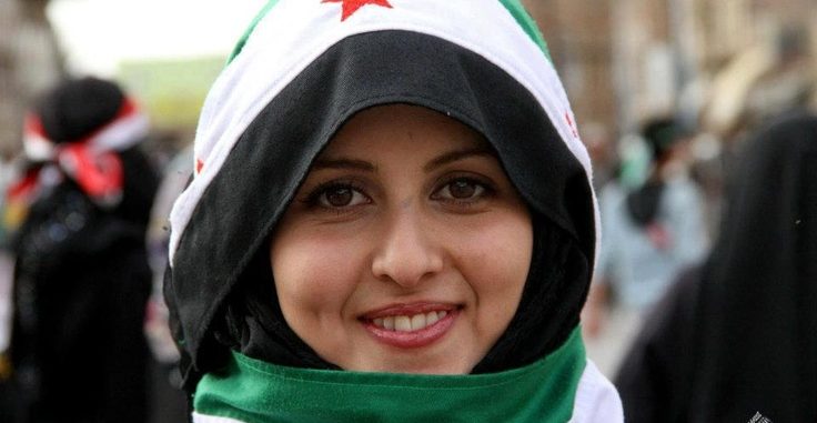 السوريات حبات توت ..