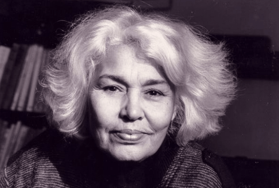 نوال السعداوي ترشح نفسها للرئاسة المصرية ضد مبارك لـ”فصل الدين عن الدولة” و”تغيير التعليم”