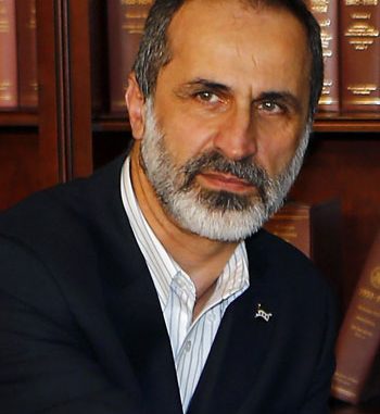 معاذ الخطيب ينسحب من الهيئة العليا للمفاوضات