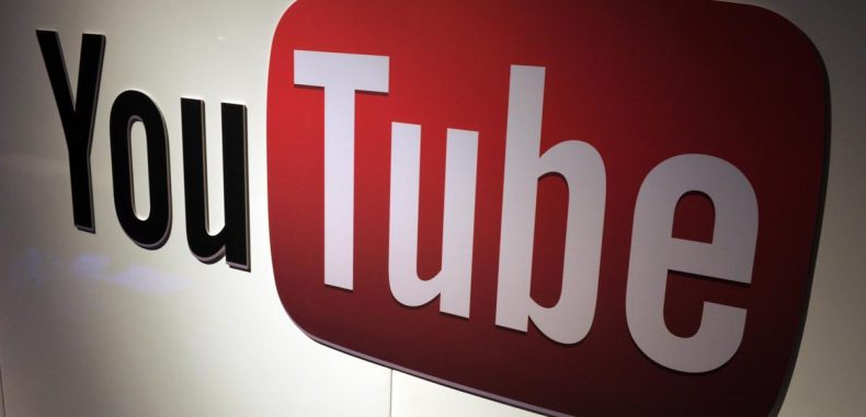 طمعا بزيادة متابعيها على يوتيوب.. شابة تقدم استعراضا دمويا