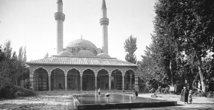 المفتي، المحدث، والصوفي: ثلاثة مناصب تدريسية وقفية ومأسسة الولاءات الإمبراطورية والمحلية في دمشق العثمانية