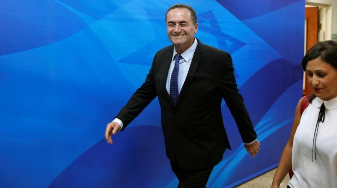 بعد ضربة جوية.. وزير إسرائيلي يحذر من شحنات الأسلحة لحزب الله