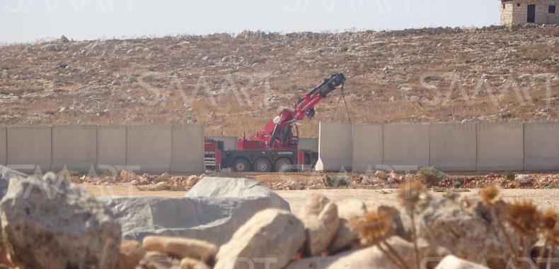 الجيش التركي يقوم بإزالة الجدار الفاصل شمال مدينة عفرين
