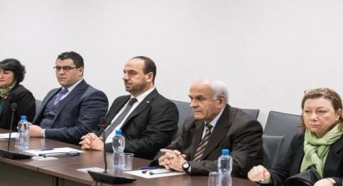 وفد من المعارضة السورية يزور موسكو لحسم موقفها من “سوتشي”