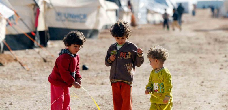 الاردن يوقف المعالجة المجانية للسوريين