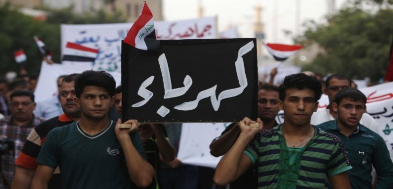 العبادي “يسحب يد” وزير الكهرباء لامتصاص نقمة الاحتجاجات