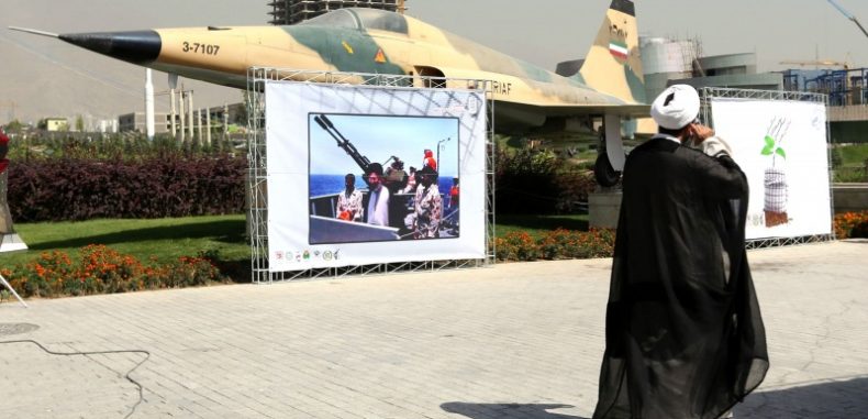 إيران تلوّح بورقة تعويضات الحرب في وجه العبادي