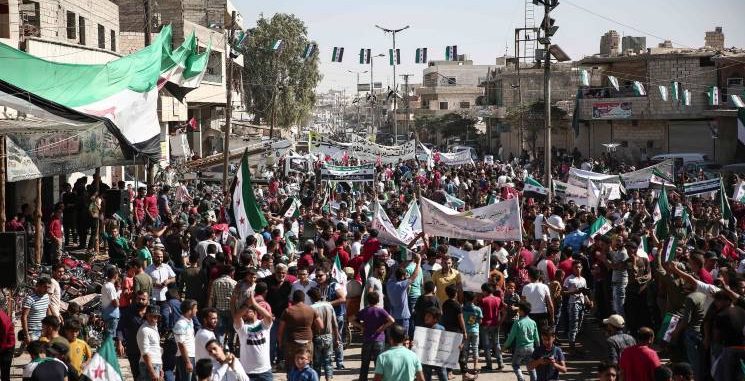 تظاهرات حاشدة في شمال غرب سوريا تطالب النظام بالافراج عن المعتقلين