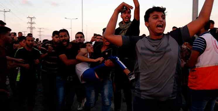 إصابة 13 فلسطينيا برصاص القوات الإسرائيلية قرب الحدود الشرقية لقطاع غزة