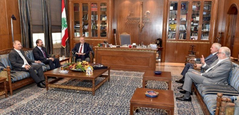 تشدد “حزب الله” يمدد أزمة تأليف حكومة لبنان والحريري وعون يبحثان المخارج