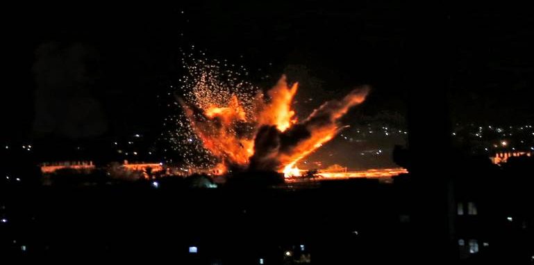 غزة تحت النار ..والمستوطنون إلى الملاجئ