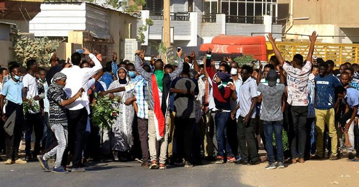 انتفاضة السودان: مَنْ يتذكر الترابي؟ صبحي حديدي