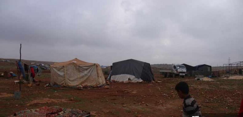 مناشدة لانقاذ نازحي مخيم الفداء جنوبي إدلب