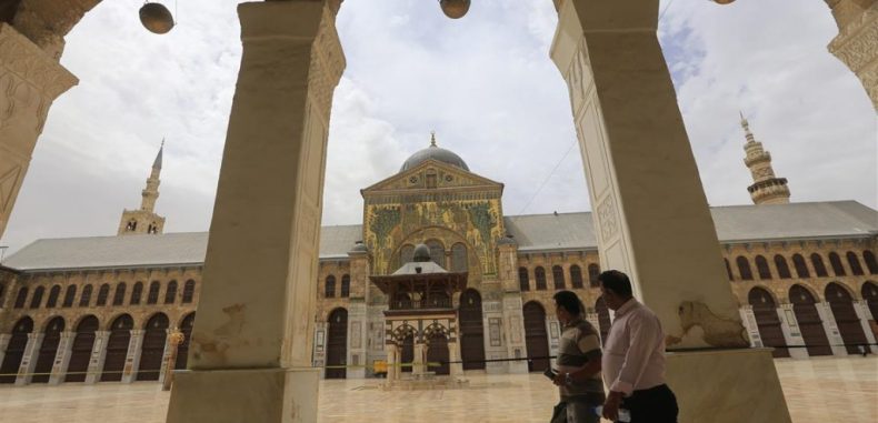 ثرثرة مع النص الديني على ضفاف الثورة السورية