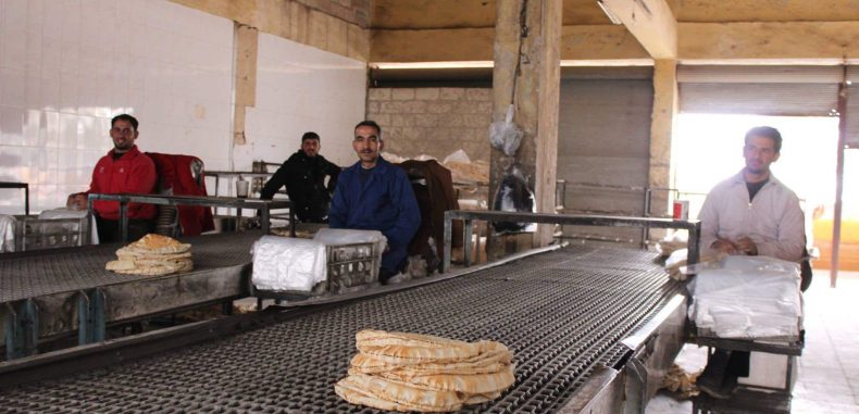 نظام الأسد يحارب سكان القامشلي برغيف الخبز