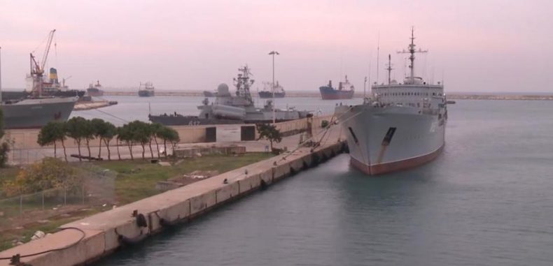 صحيفة تتحدث عن غضب روسي بشأن التواجد الإيراني في اللاذقية