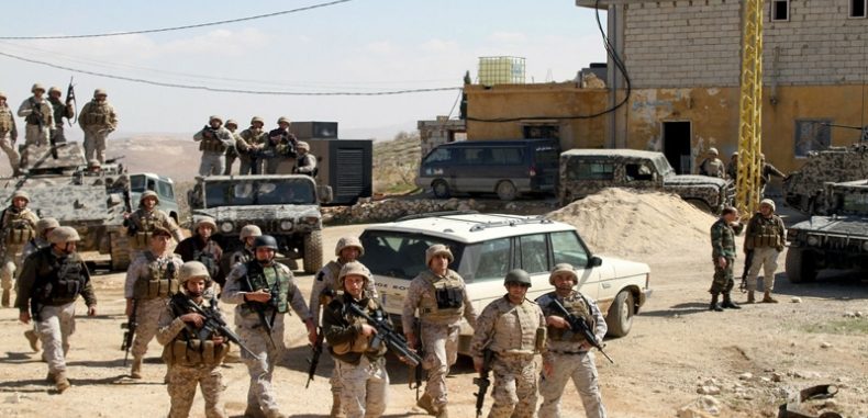 الجيش اللبناني يداهم مخيمين للنازحين السوريين في جنوب لبنان