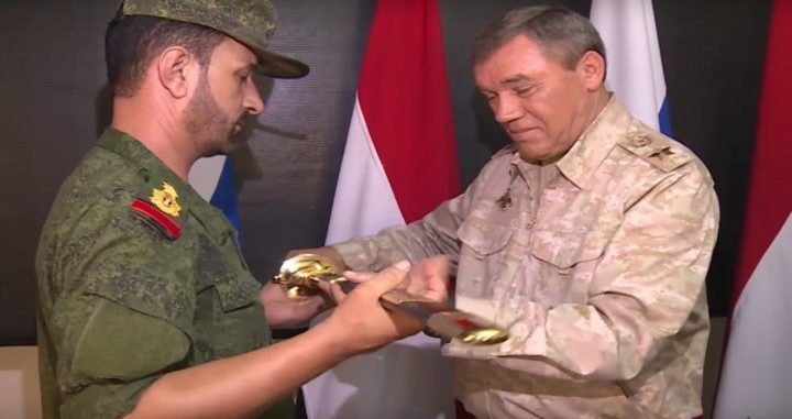 مصادر صحفية: روسيا تنقلب على “سهيل الحسن” لفشله بمعارك إدلب وتتجه لتصدير هذه الشخصية
