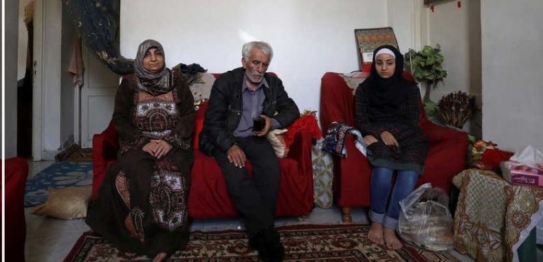 بينهم نساء وأطفال.. السلطات المصرية تحتجز لاجئين سوريين وتُهدد بترحيلهم