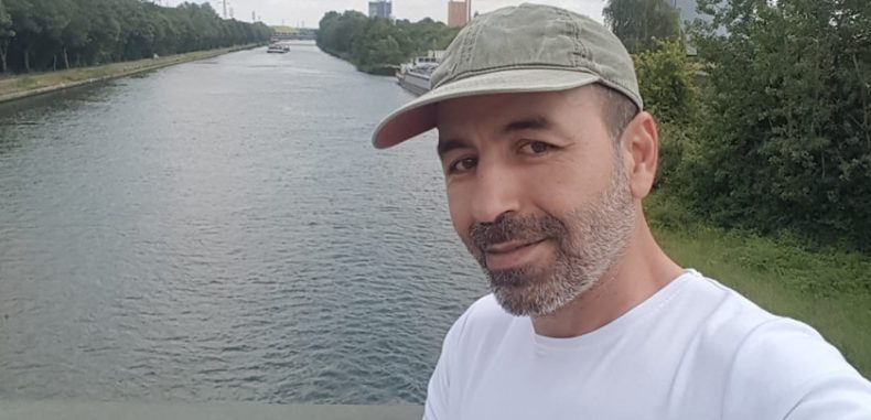  لم يبق فرق بيننا فزيتوننا سُرق وزيتونكم يحترق