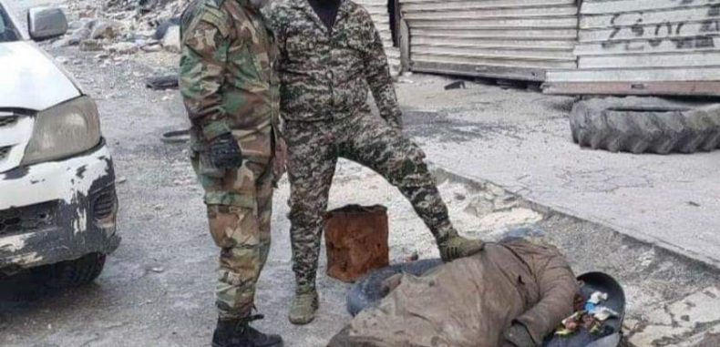 – قتلوه وأحرقوا جثته..هكذا احتفل جنود الأسد في معرة النعمان