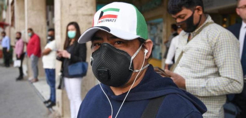 الكويت تسيطر على الأسواق… والوافدون يخشون التسريح بسبب كورونا