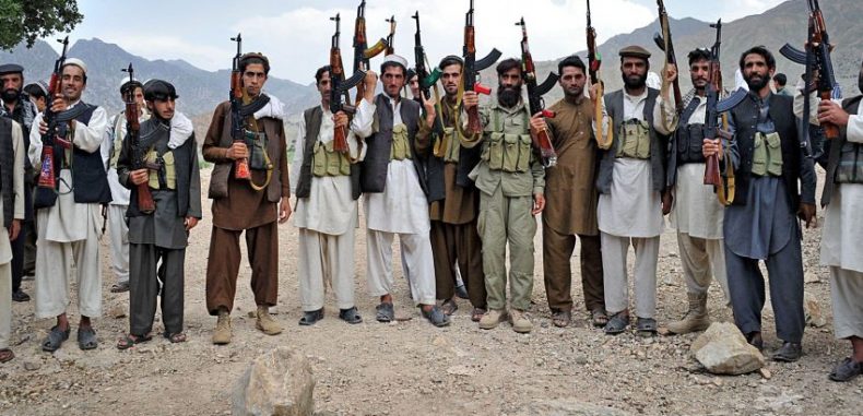 حظرت التدخين وحلق اللحى… «طالبان» تعود لأحكامها المتشددة بمناطق سيطرتها