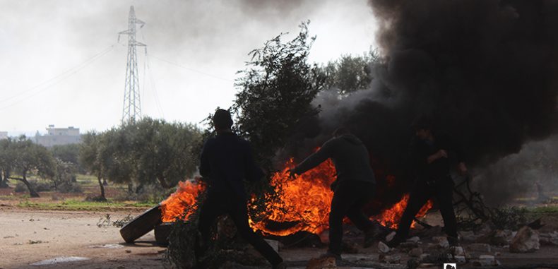 مقتل شخصين كانا معتصمين على طريق حلب- اللاذقية