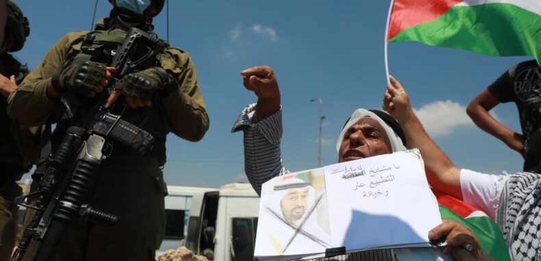 اتصالات أميركية إسرائيلية مع عمان والبحرين للانضمام لاتفاق الإمارات