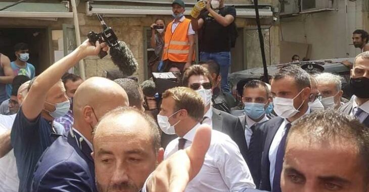 ماكرون يسعى لمؤتمر دولي ويطمئن اللبنانيين الغاضبين: المساعدات لن تذهب “للأيدي الفاسدة”