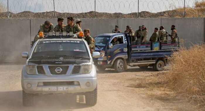 الحسكة.. توتر بين الجيش والشرطة يغلق الطرق في “رأس العين”