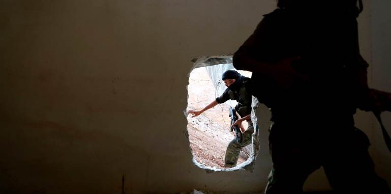 مؤشر خطير.. من يغتال النشطاء في مناطق المعارضة السورية؟