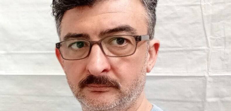 الإنسان في حاجة إلى الاشتراكية: دعوة لتحرير الإنسان من قيود الدين والرأسمالية